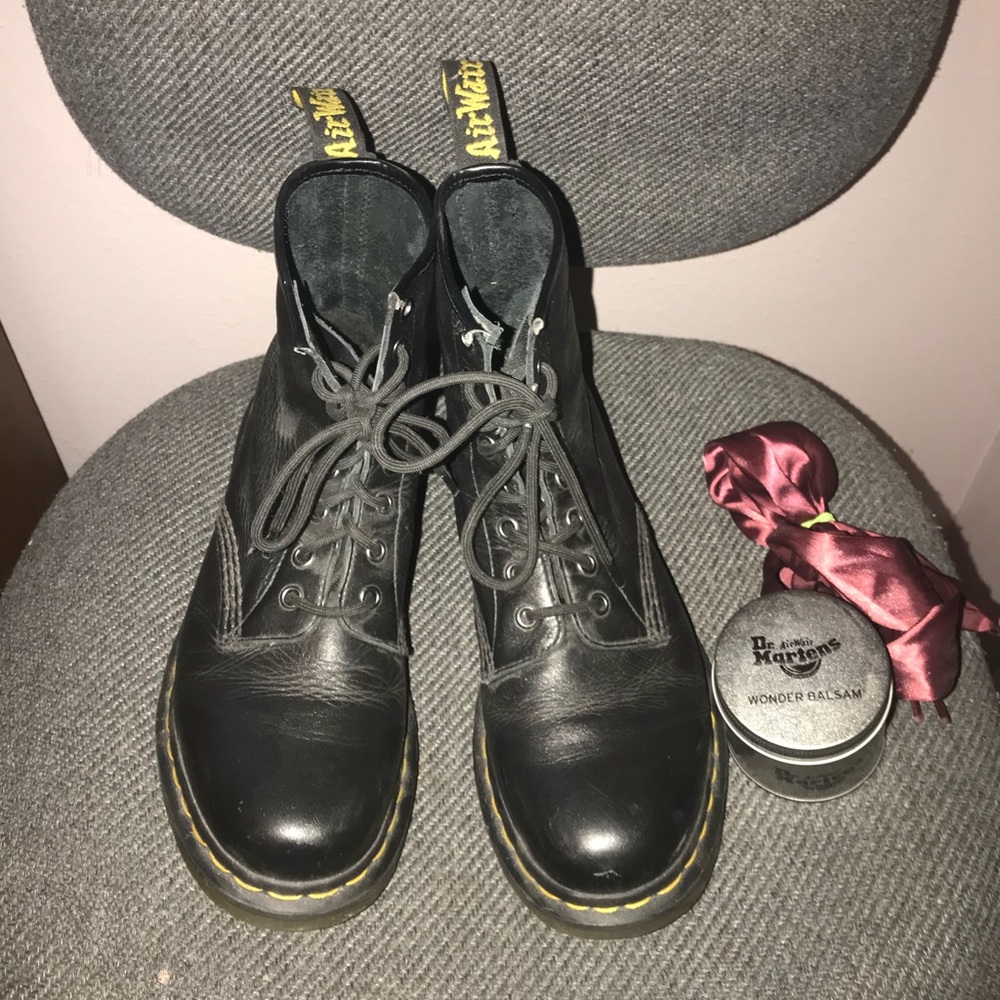 Dr. Martens (Doc Martens) women’s boots
